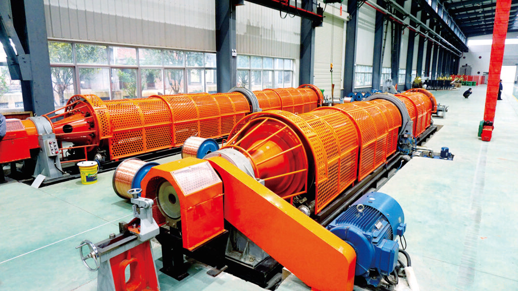 Tubular stranding machine for wire and cable element production
